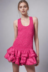 Mini robe d'été plissée sans manches à col carré et volants